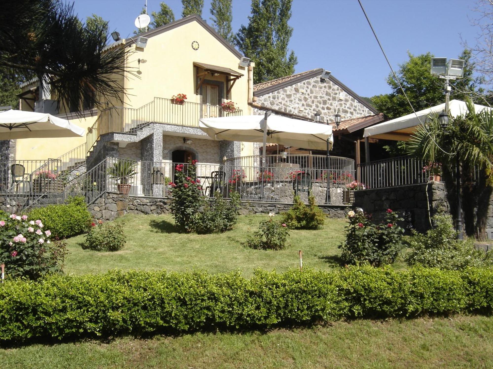 Ai Vecchi Crateri Guest House SantʼAlfio Exterior foto