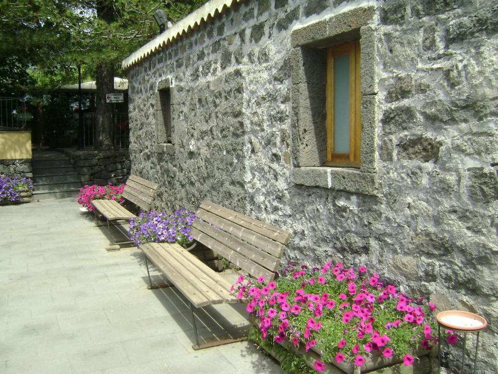 Ai Vecchi Crateri Guest House SantʼAlfio Exterior foto
