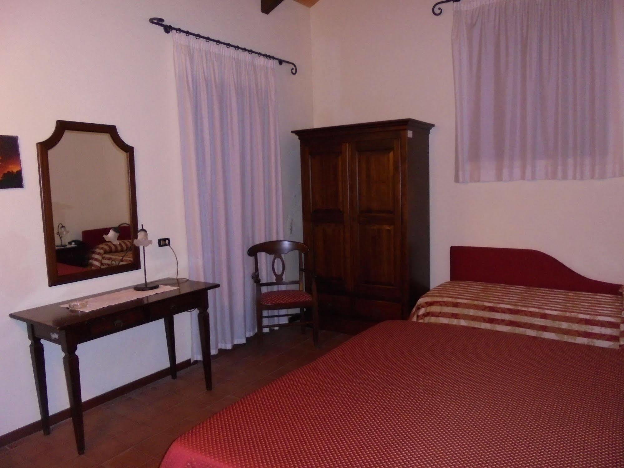 Ai Vecchi Crateri Guest House SantʼAlfio Exterior foto