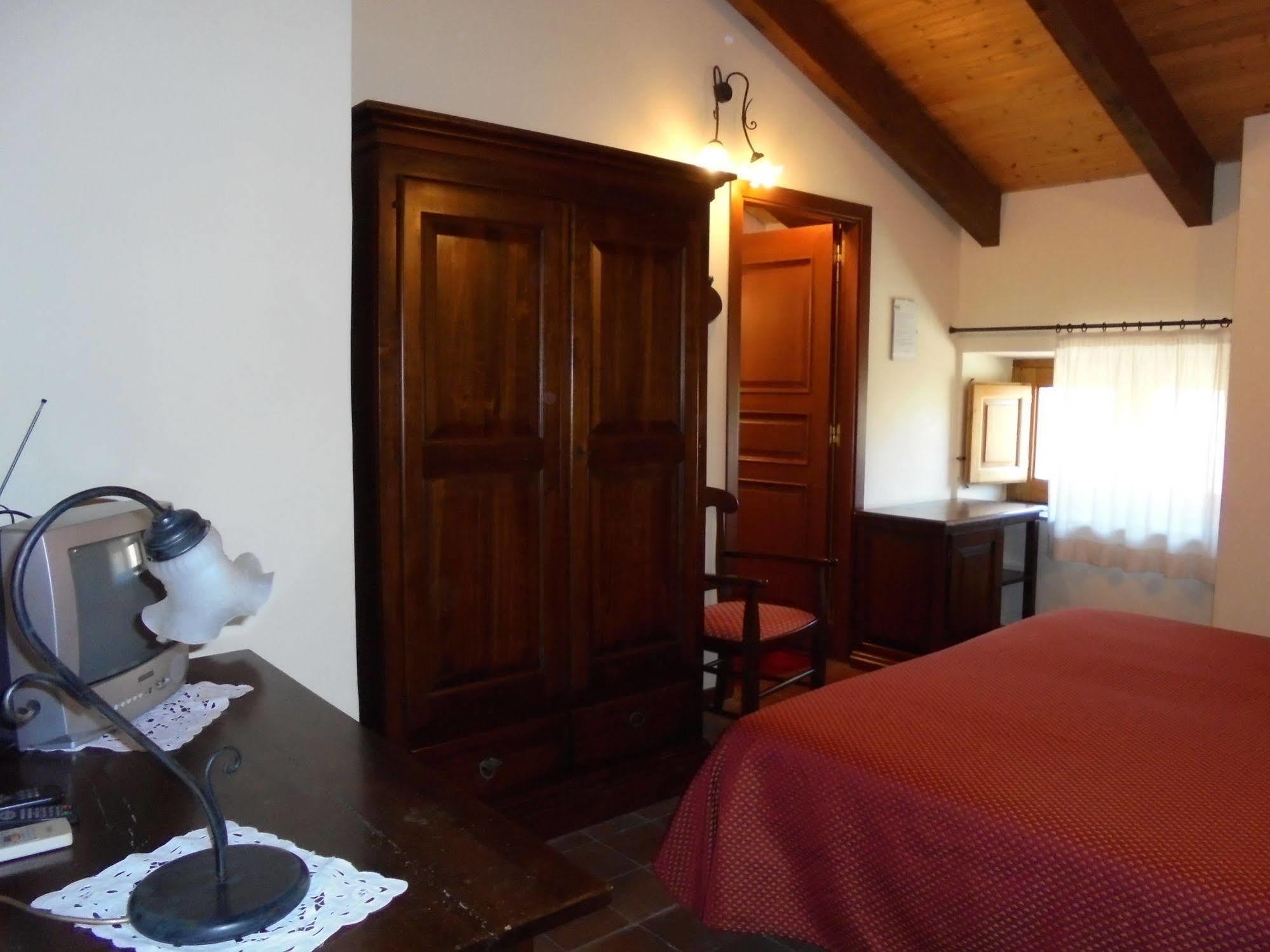 Ai Vecchi Crateri Guest House SantʼAlfio Exterior foto