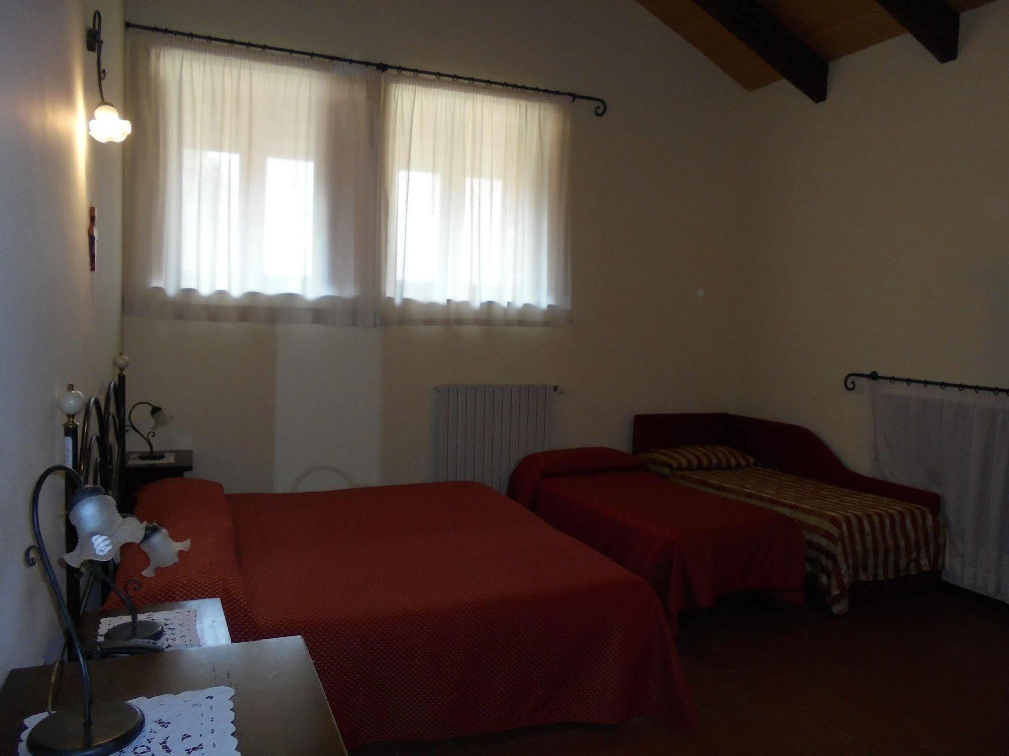Ai Vecchi Crateri Guest House SantʼAlfio Exterior foto