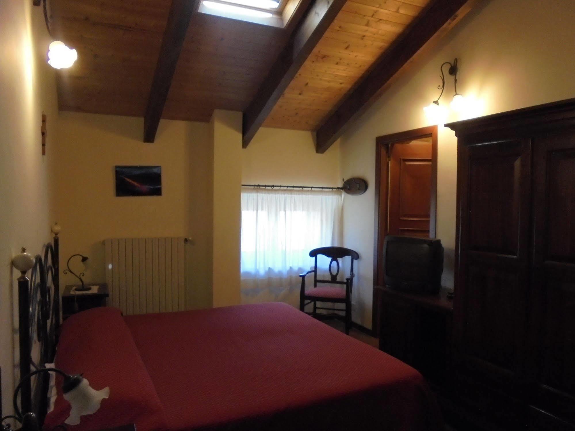 Ai Vecchi Crateri Guest House SantʼAlfio Exterior foto